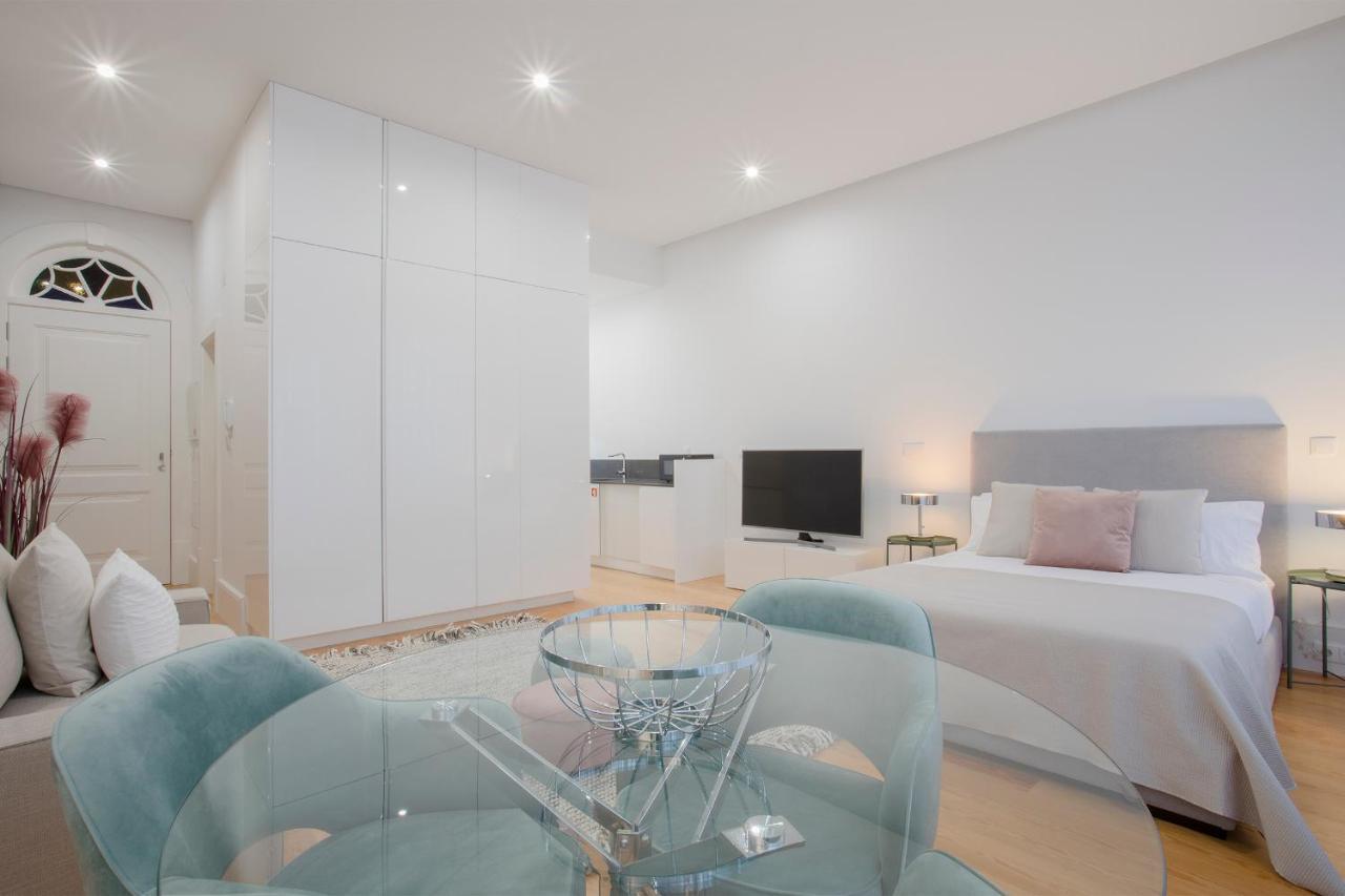 Liiiving In | Downtown Luxury Apartment