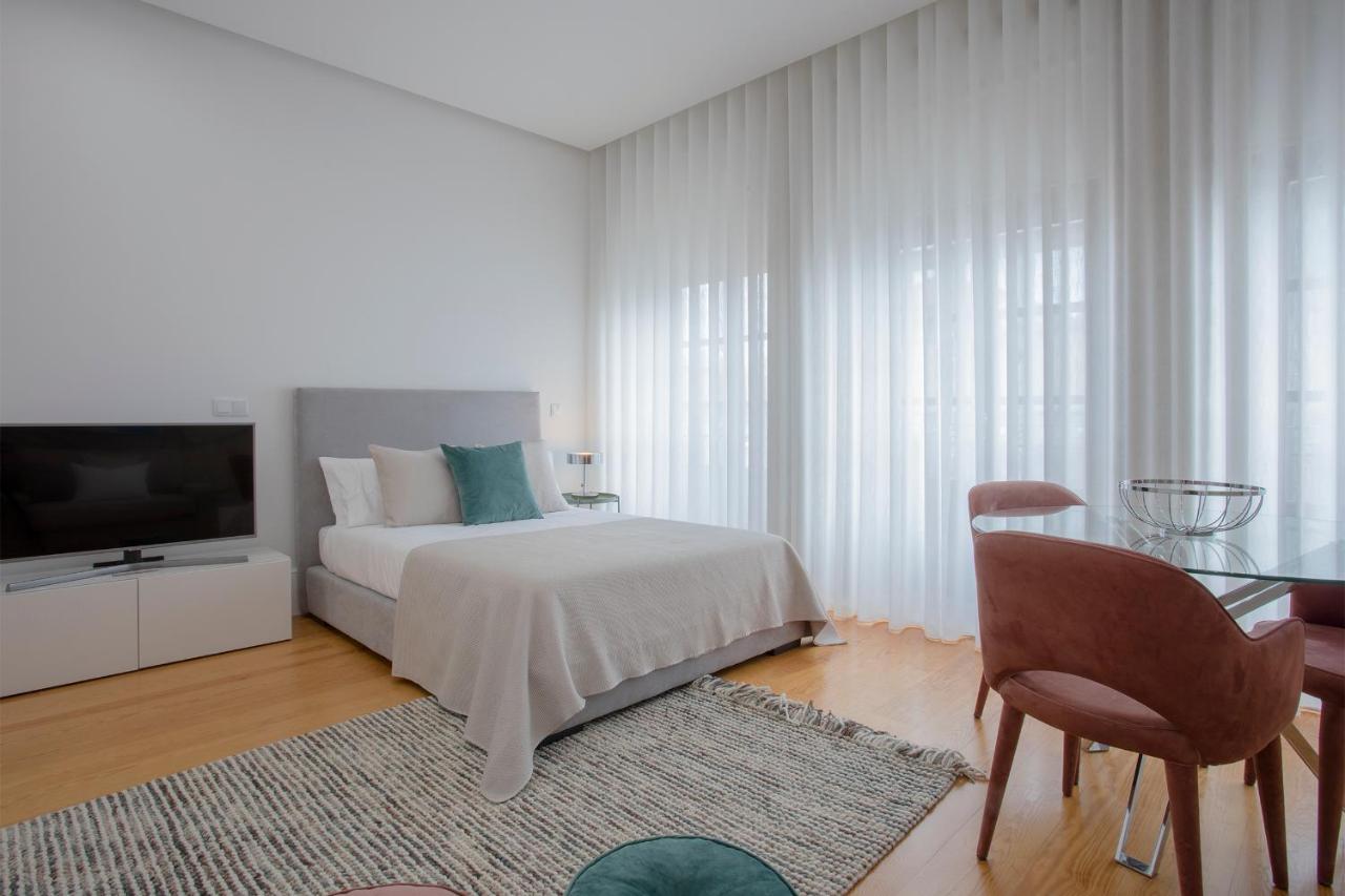 Liiiving In | Downtown Luxury Apartment