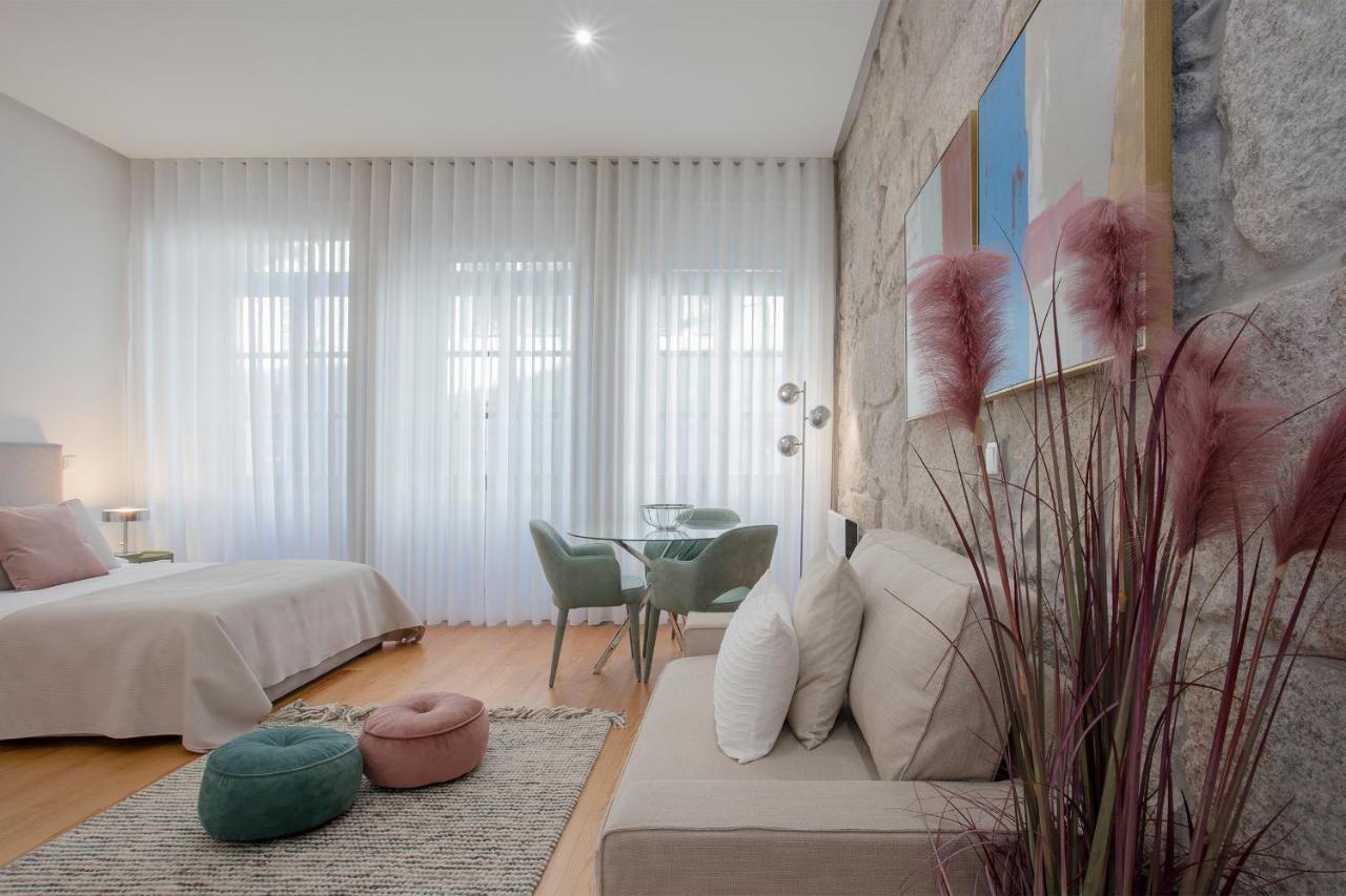 Liiiving In | Downtown Luxury * Porto