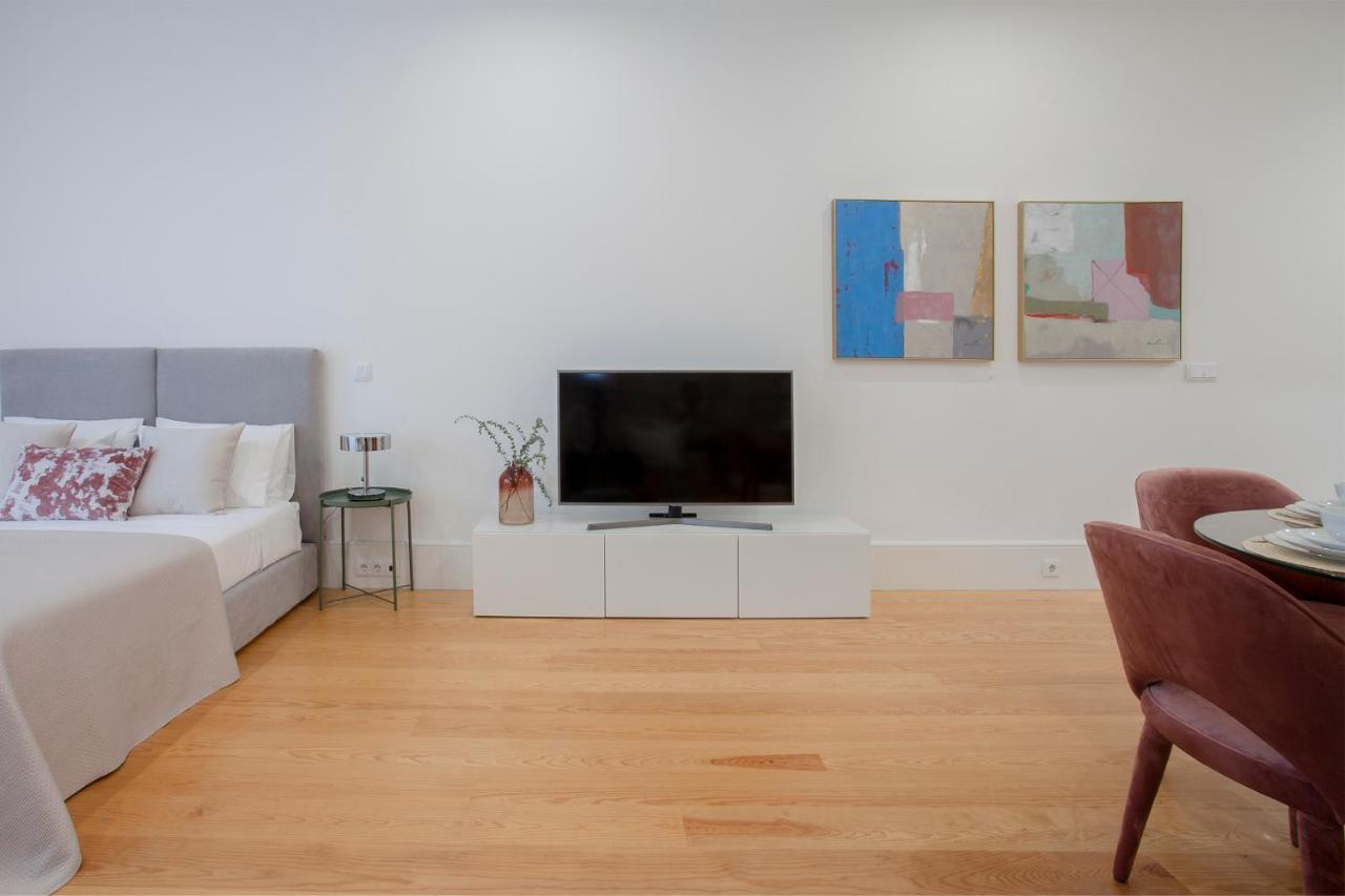 Liiiving In | Downtown Luxury Apartment *