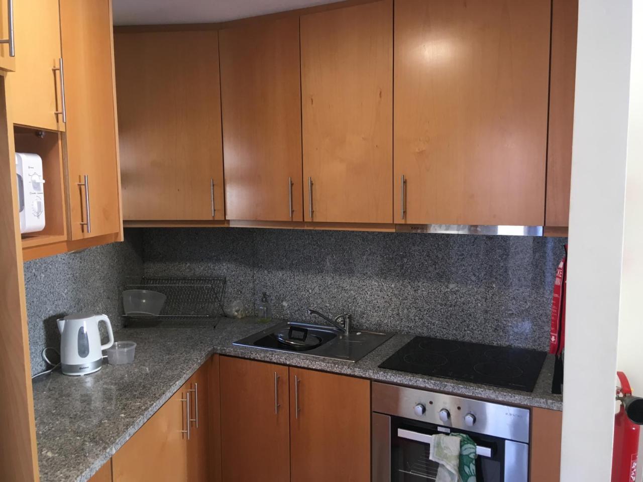 Apartment Oliveiras *