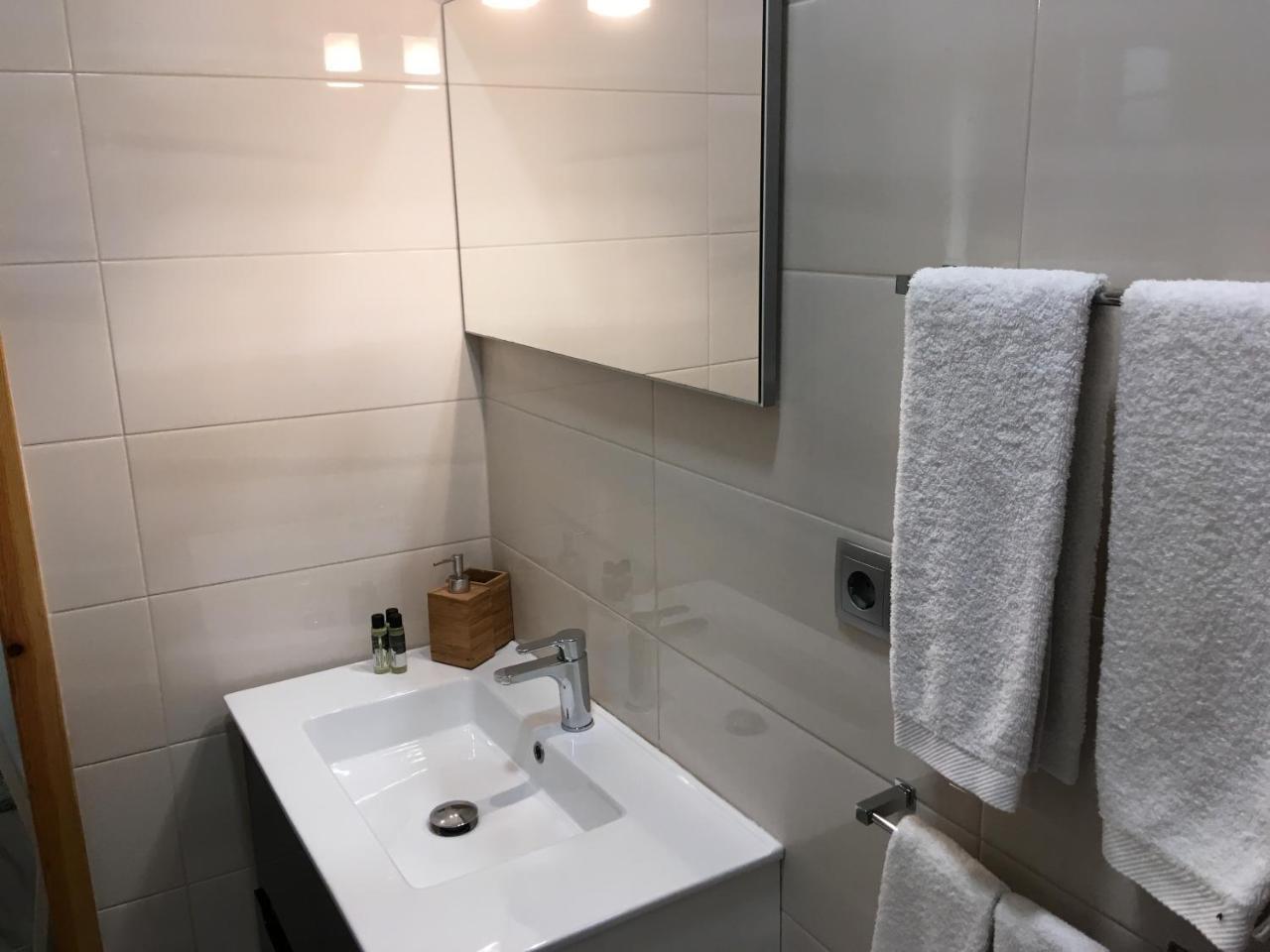 Oliveiras Apartment *