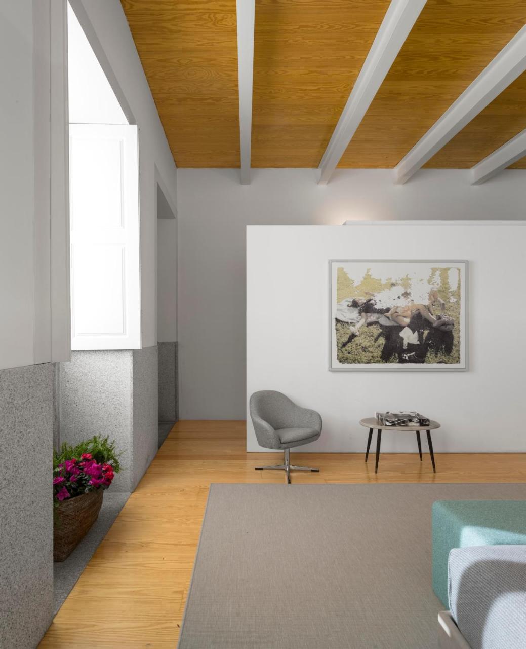 Flattered To Be In Appartement Porto
