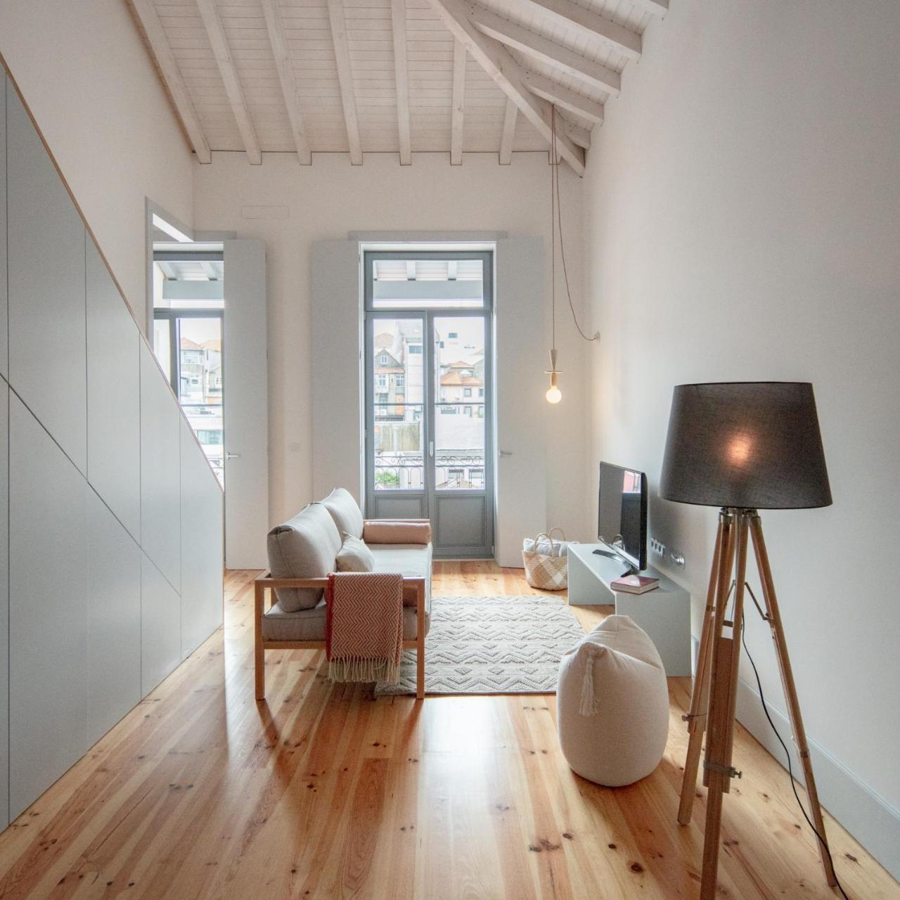 Authentic Stay, Sá Da Bandeira