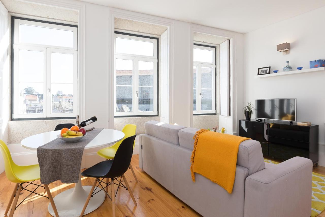 Host Wise - Colorful Stunning Sunlit Flat Apartment Porto