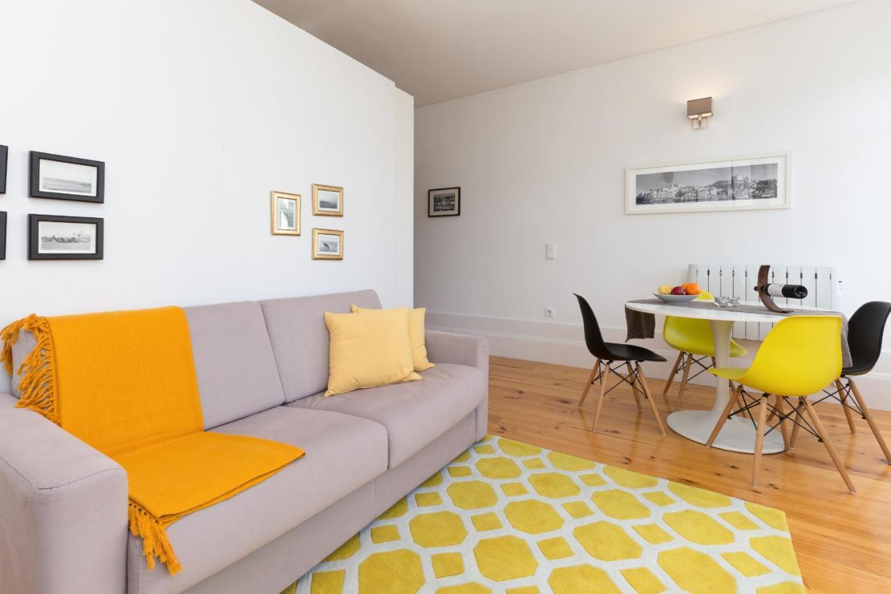 Host Wise - Colorful Stunning Sunlit Flat Apartment