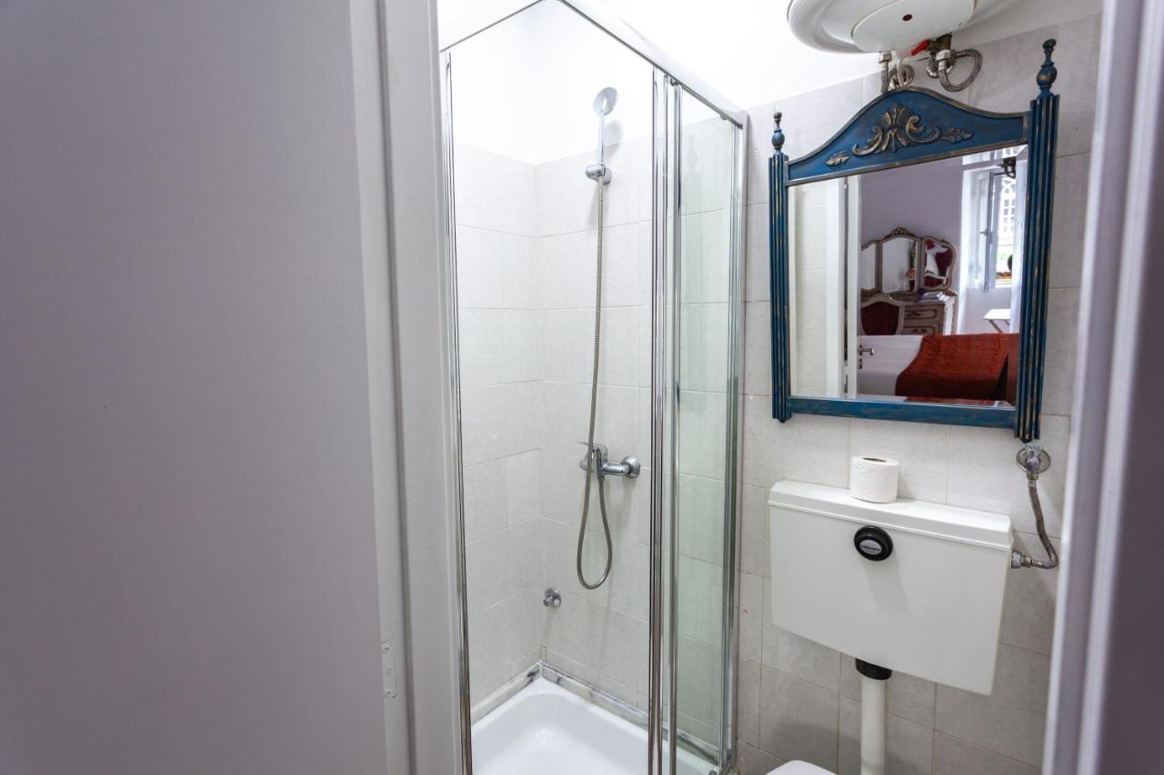 Clerigos Charming Studio In Apartment Porto