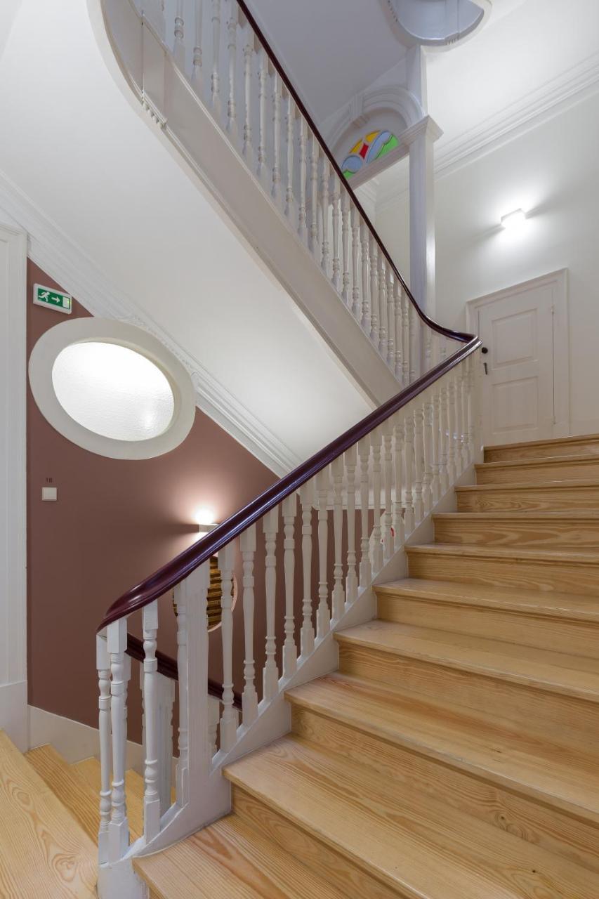 Apartment B28
