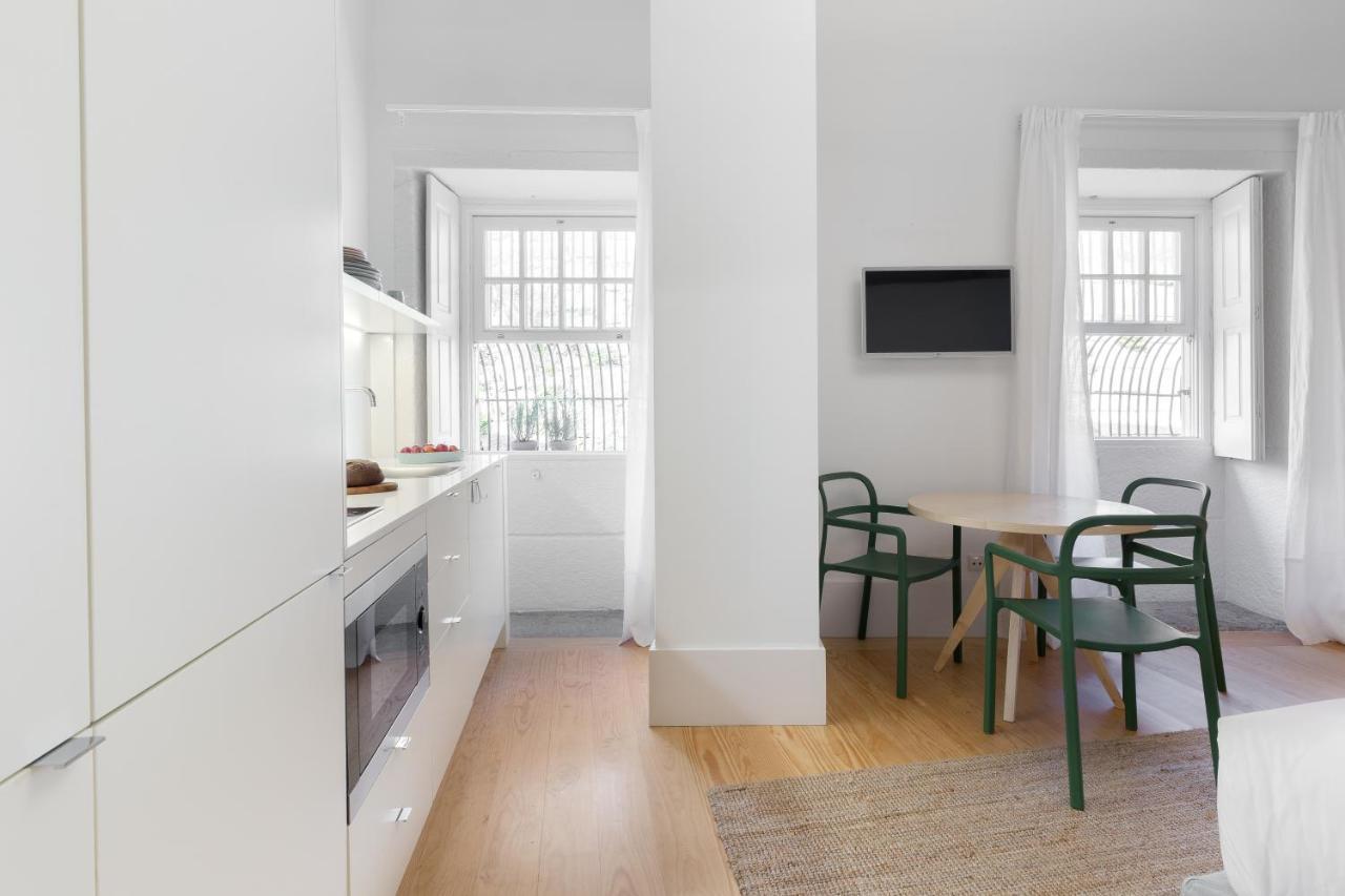 Apartment B28 *
