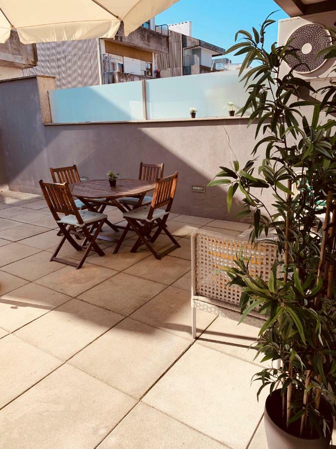 Apartment Live In *