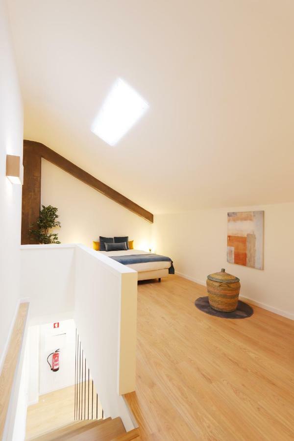 Hm - Living Batalha Square 2