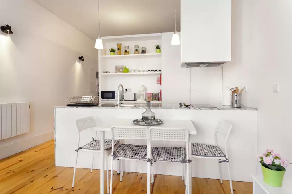 Invite Flores Historical Ctr Apartamento Porto