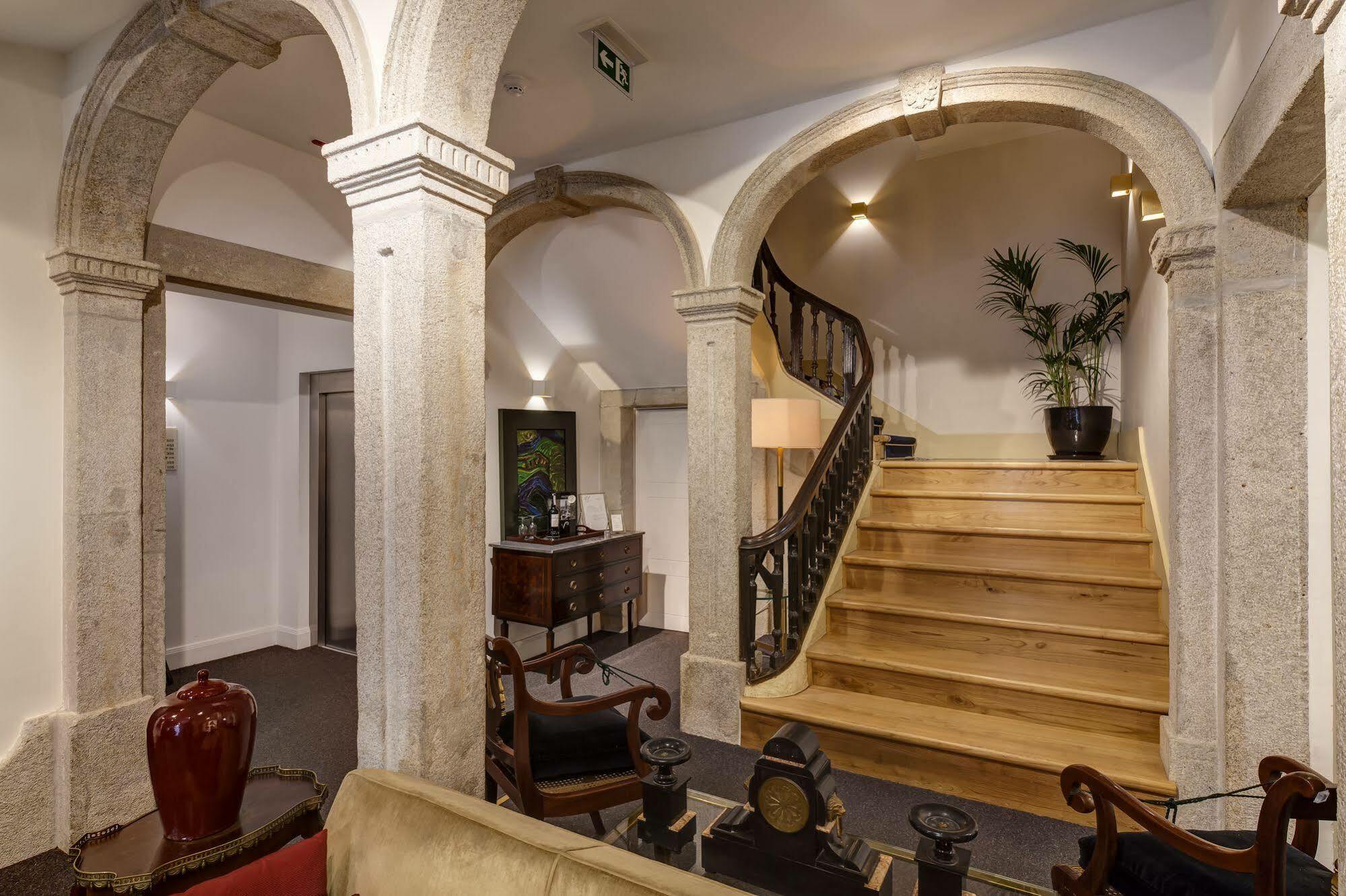 Aparthotel Oca Flores Boutique Porto