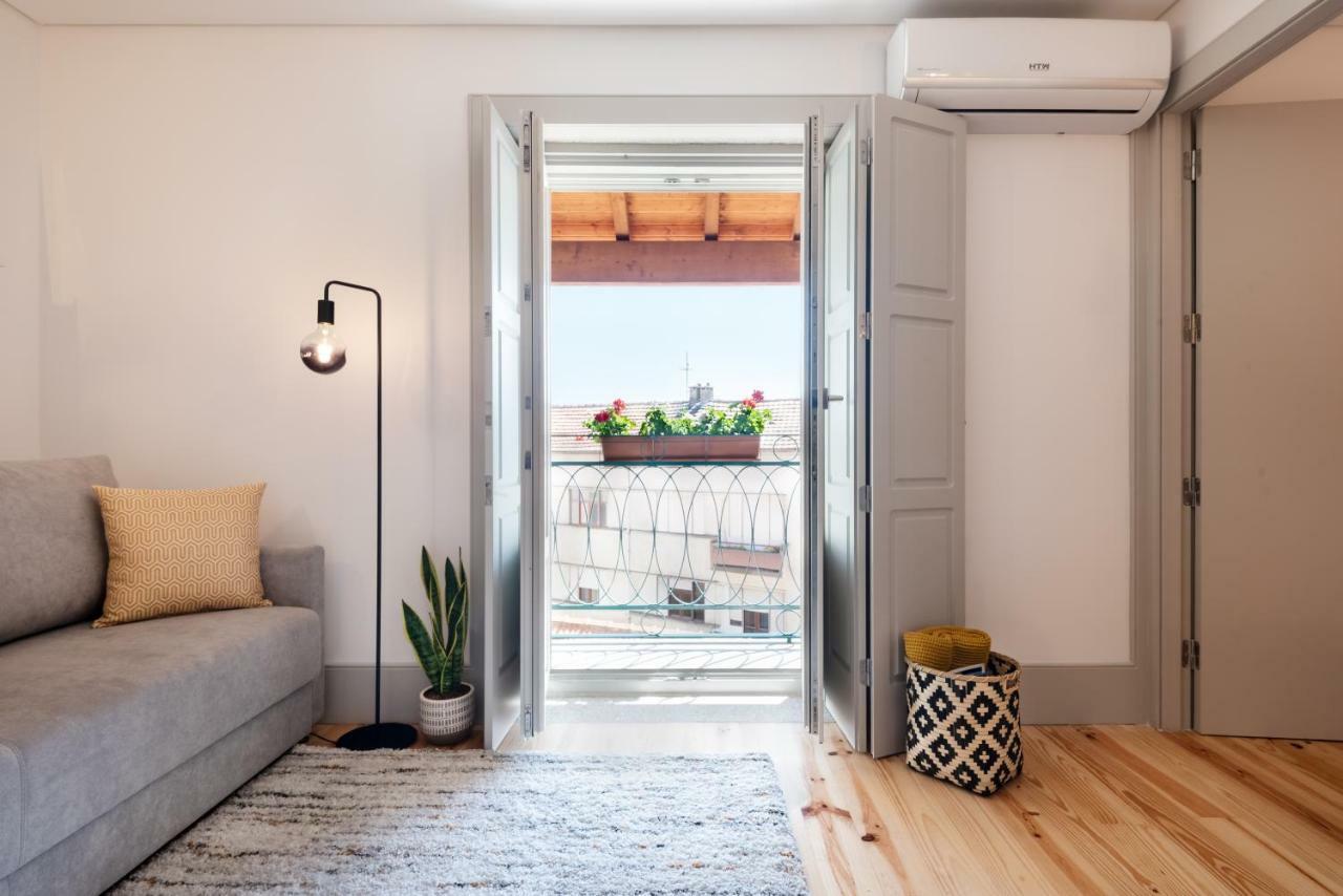 Lovelystay - Sun Loft W/ Balcony Apartment *