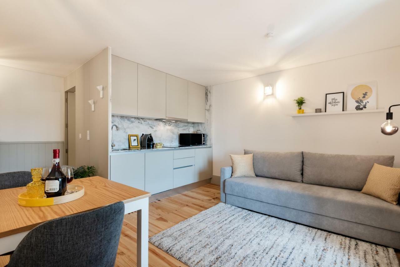 Lovelystay - Sun Loft W/ Balcony Apartment *