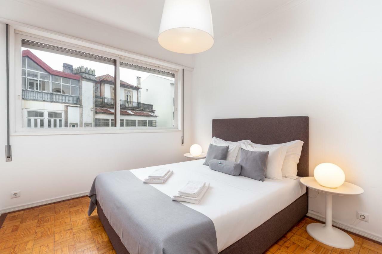 Apartment Feel Stylish