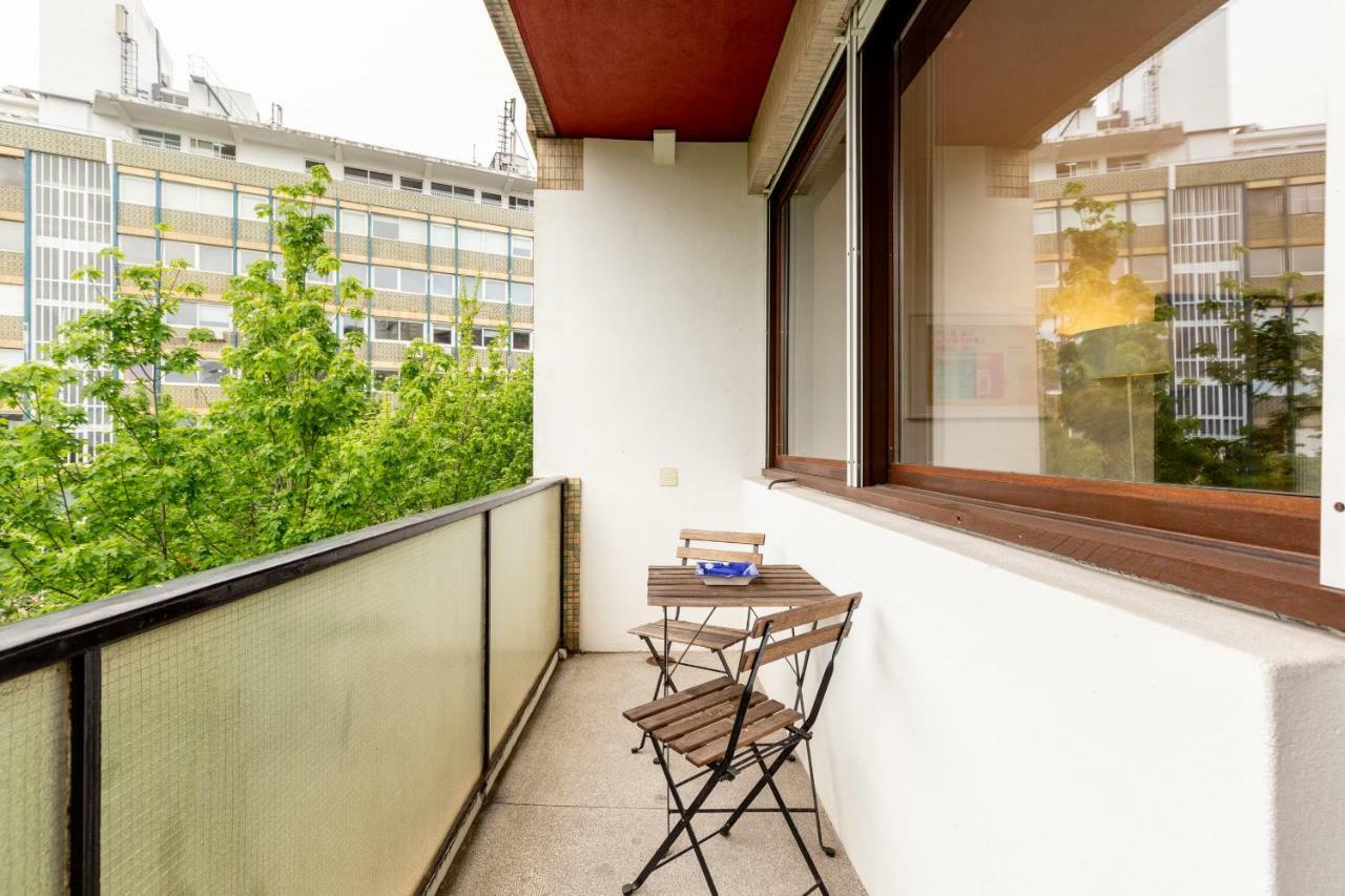 Apartment Feel Stylish