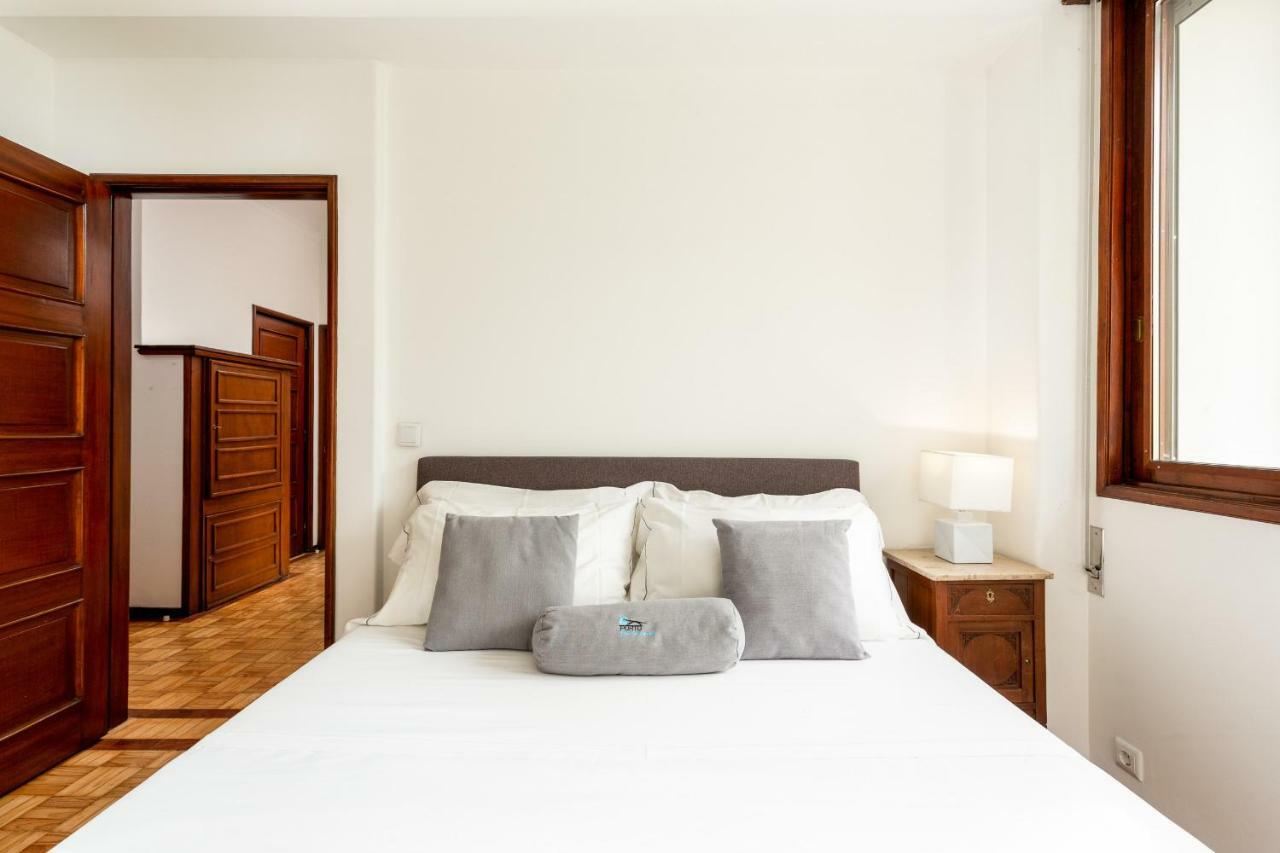 Apartment Feel Stylish *
