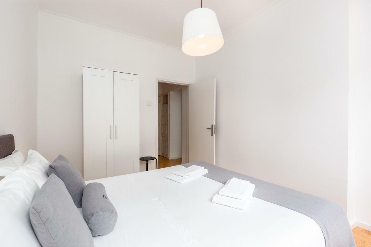 Apartment Feel Stylish