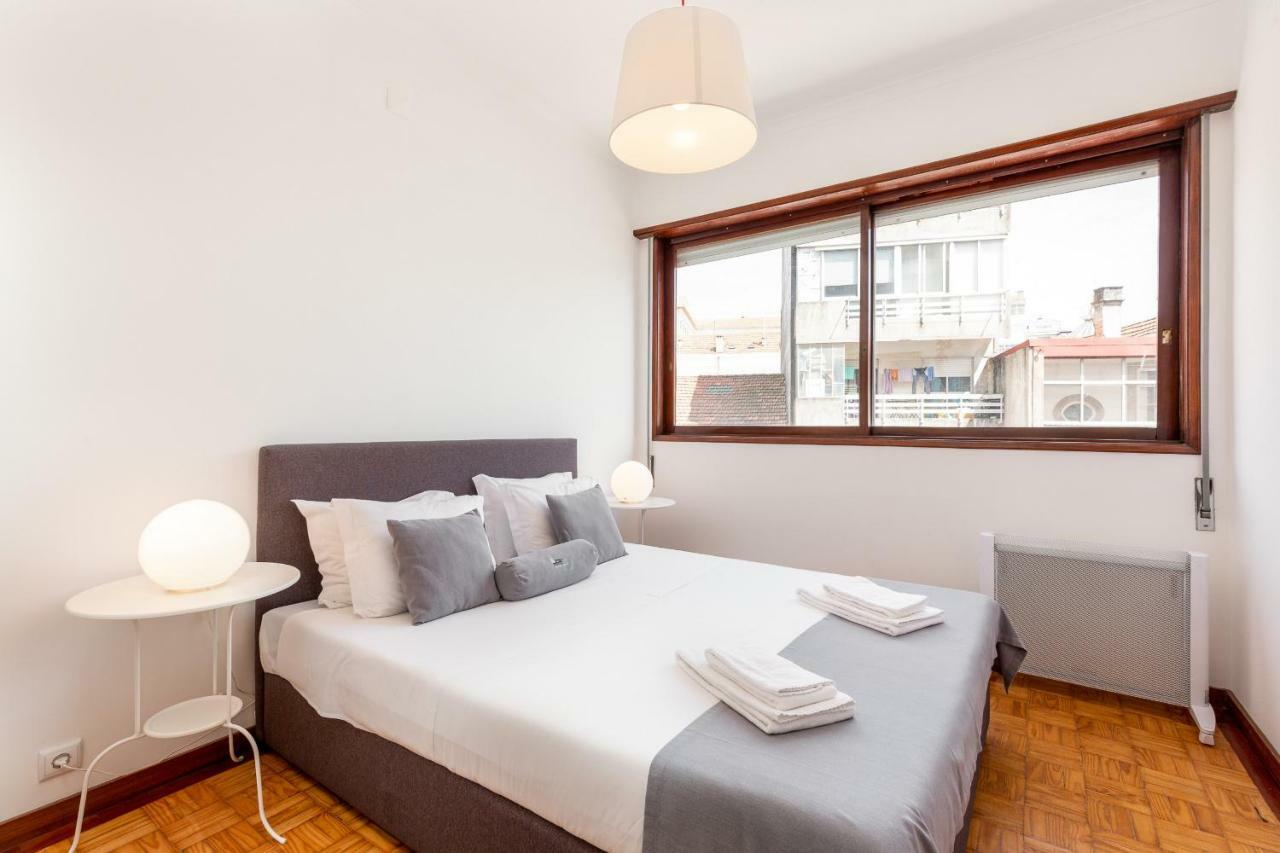 Apartment Feel Stylish *