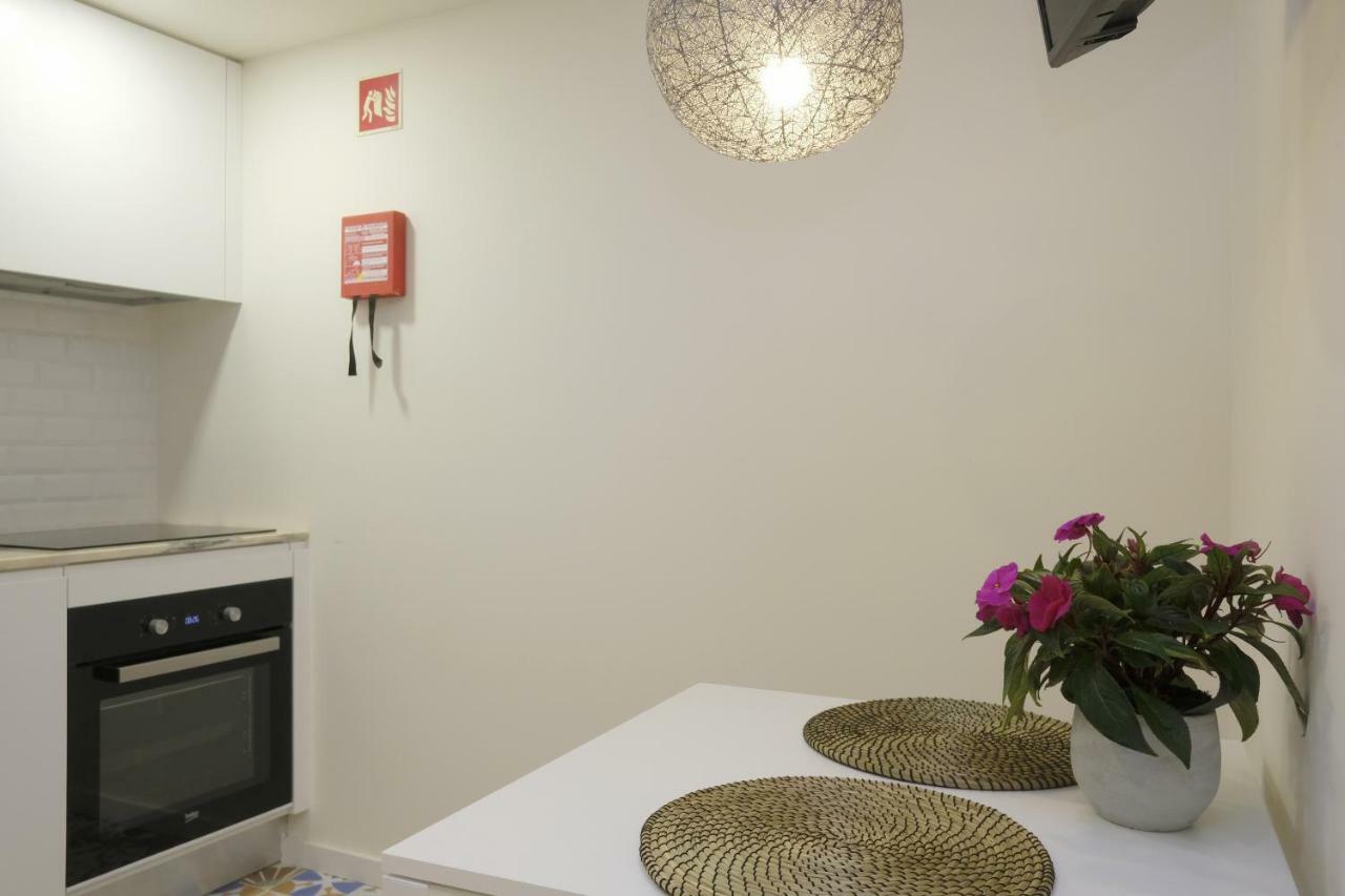 Oporto Wall Apartments *