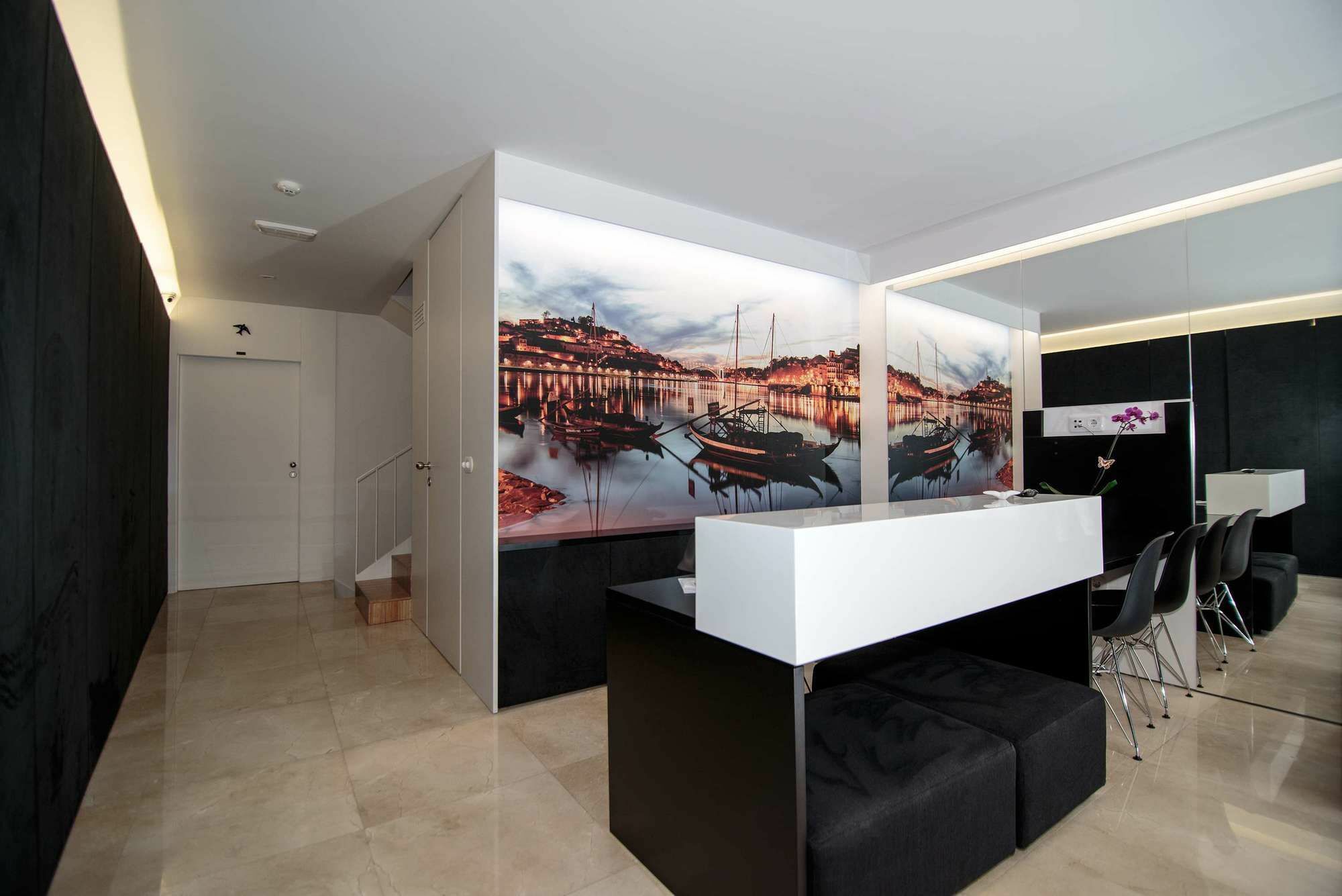 Cathedral Design Apartment *