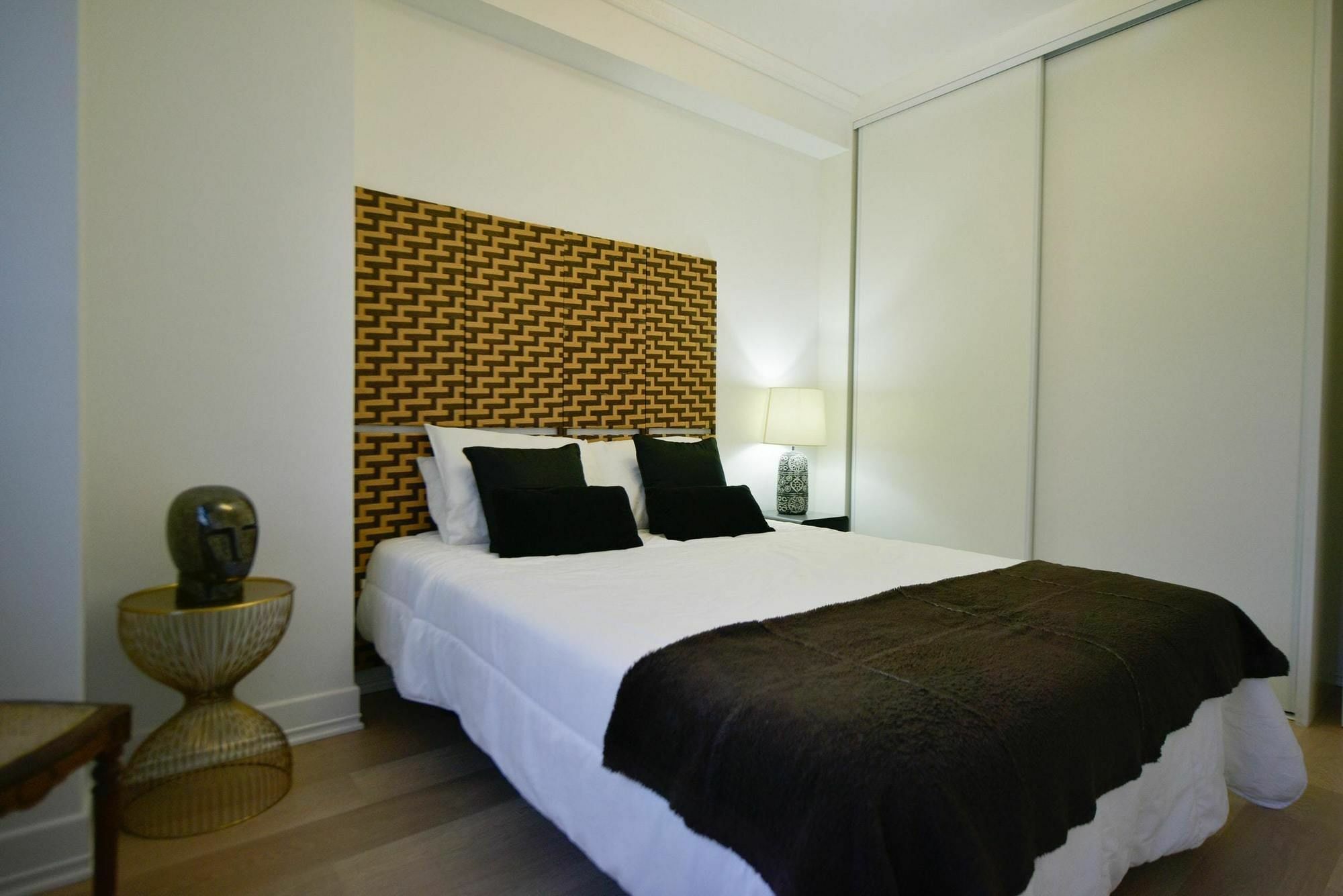 Apartment M *
