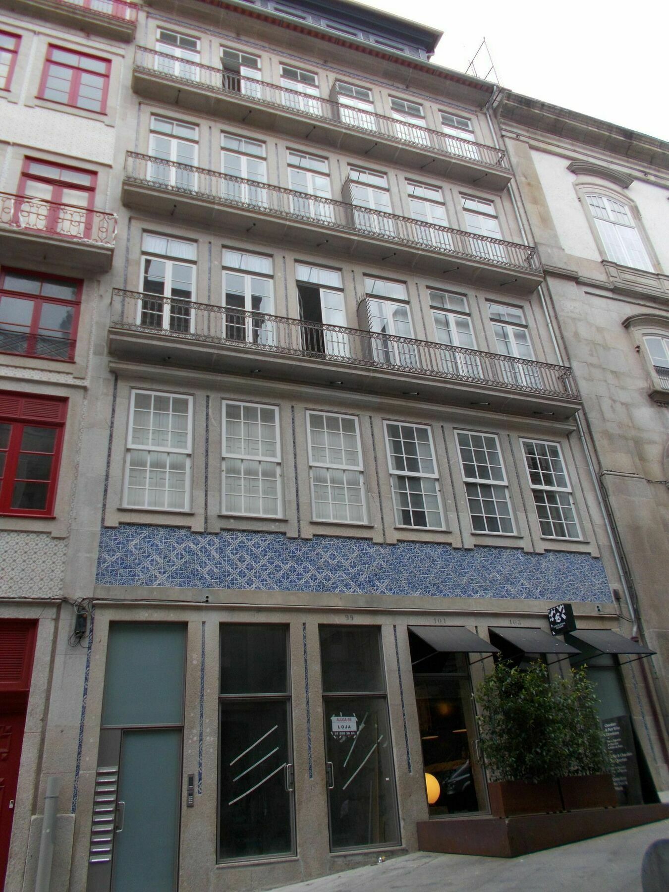 Apartment Market Place