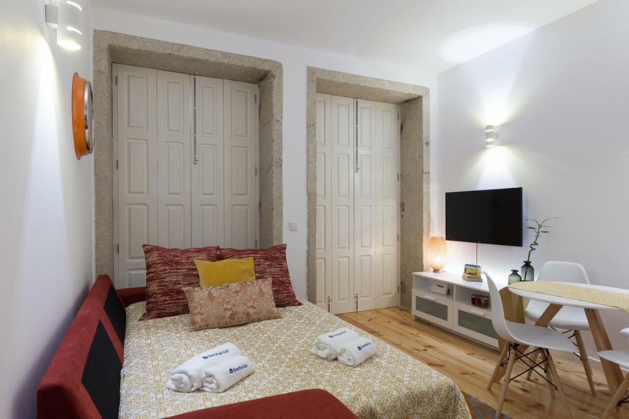 Apartment Spacious Bright Flat With Terrace By Host Wise