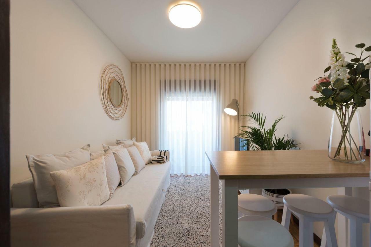 Lovelystay - Genuine Bonfim Balcony Flat Apartment Porto