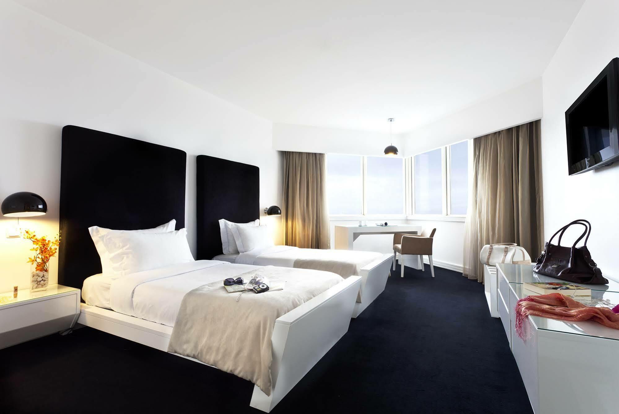 Hf Fenix Hotel 4*