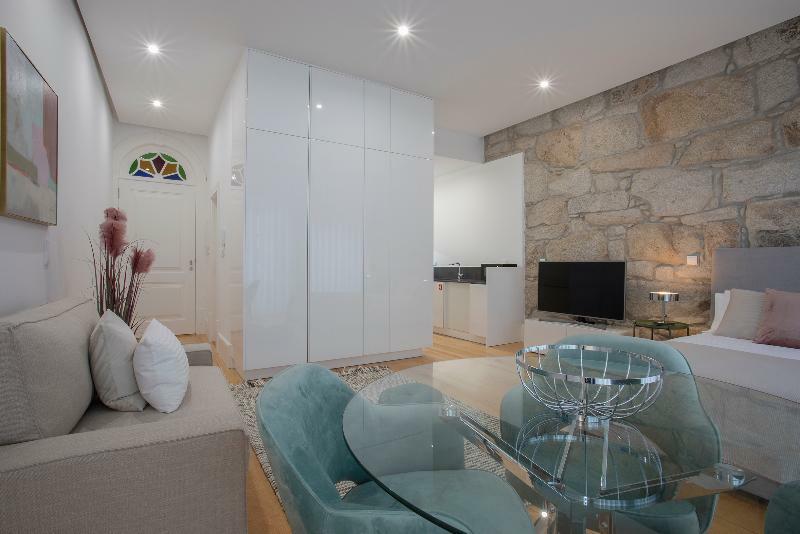 Downtown Luxury Apartment