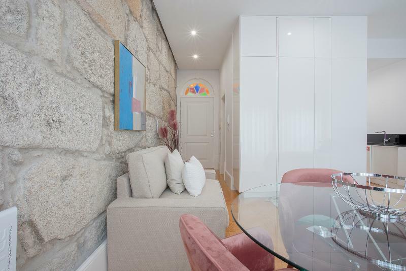 Downtown Luxury Apartment