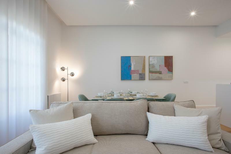 Downtown Luxury Apartment *