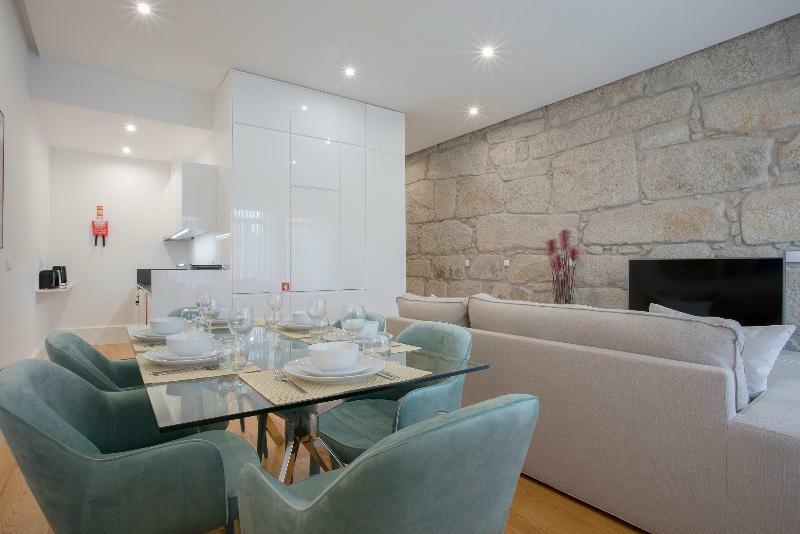 Downtown Luxury Apartment