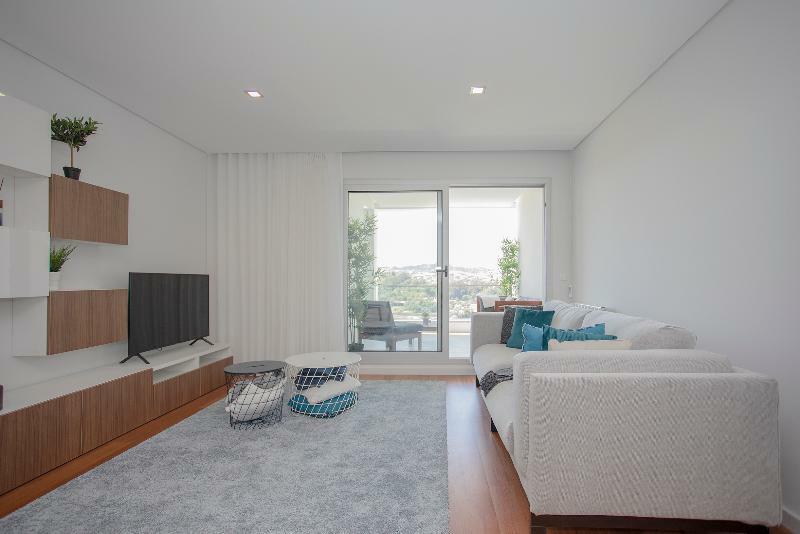 Luxury River View Apartment *