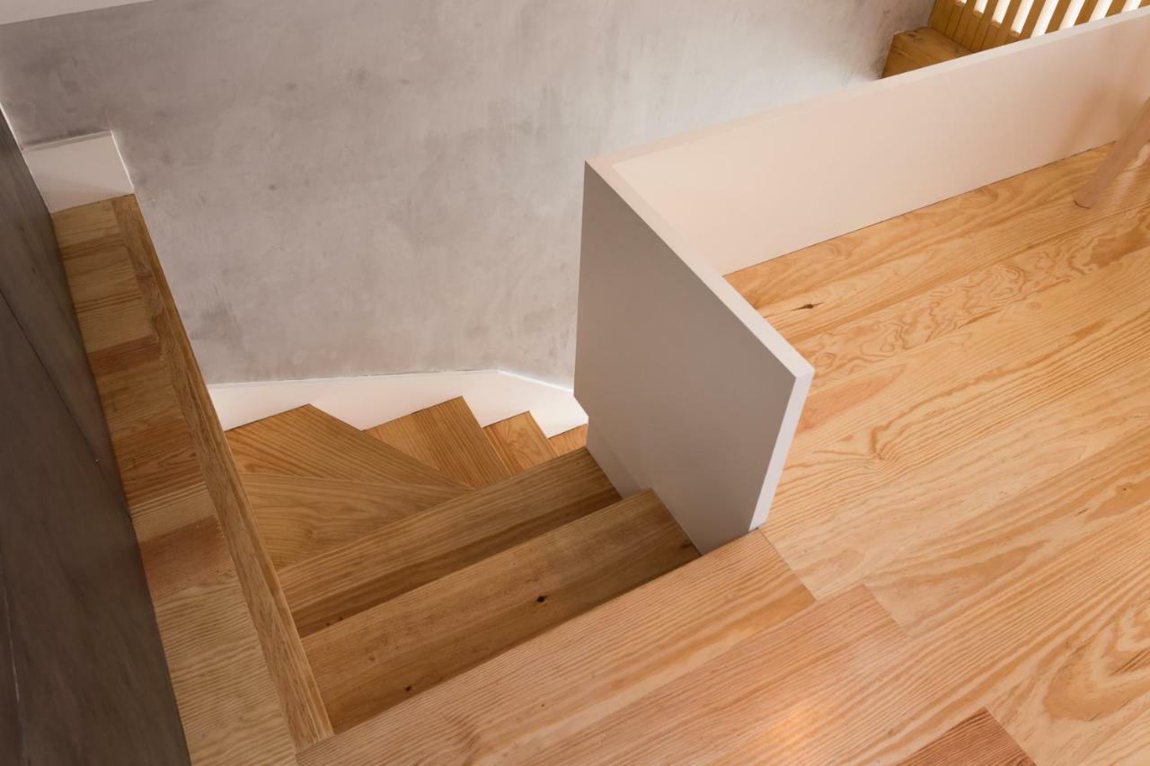 Gold & Grey Loft Almada Appartement *