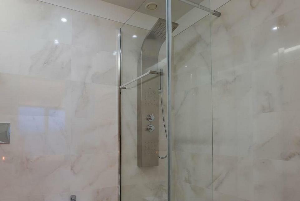 Appartement Stylish Duplex Downtown *