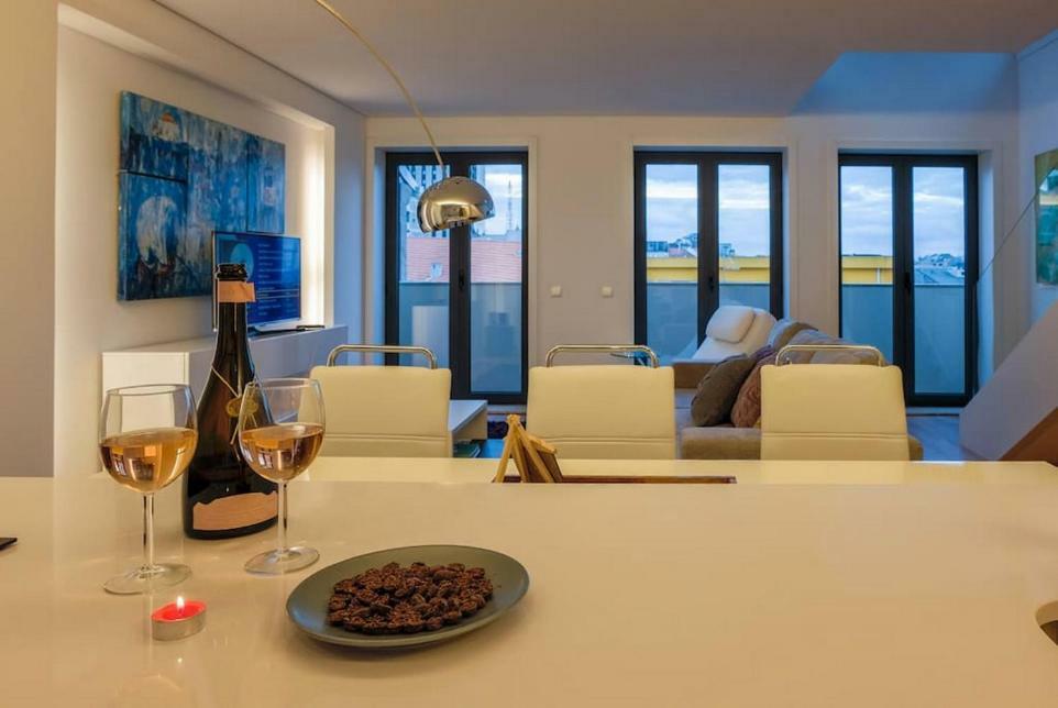Appartement Stylish Duplex Downtown *