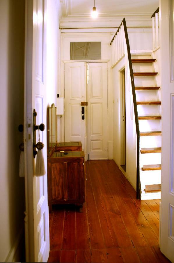Lovely In Apartment *