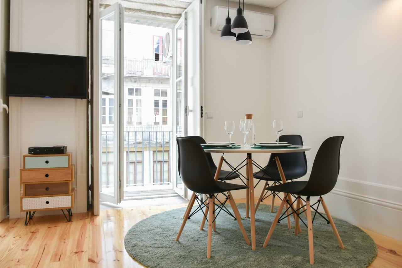 New Studio With Balcony Apartment