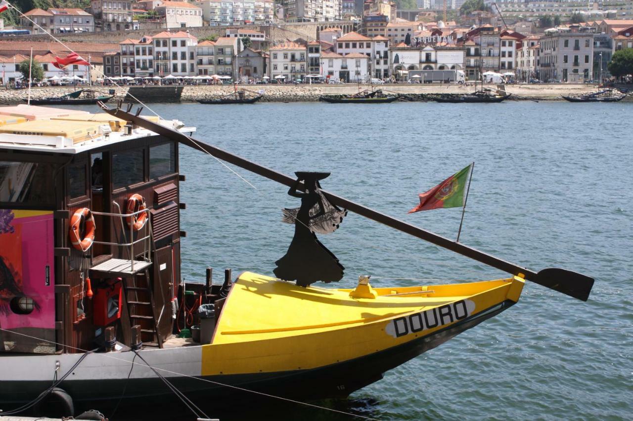 Private Yacht- Douro River Botel Porto
