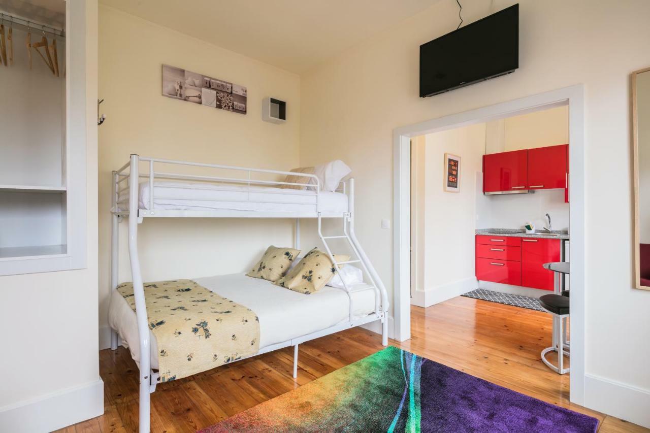 A Francos Burguer Station Apartment *