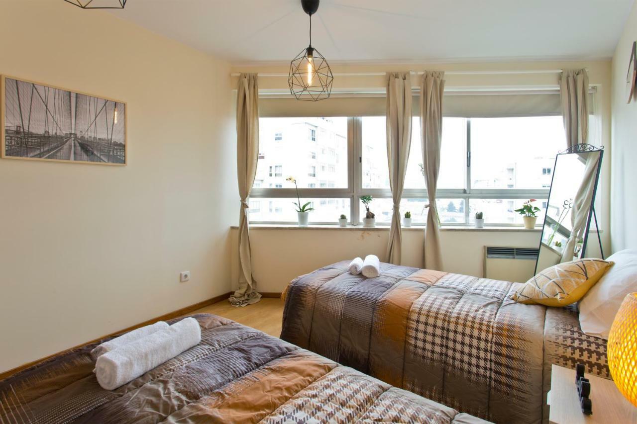 Spacious Trendy Flat With Netflix - Central Location Apartment Porto