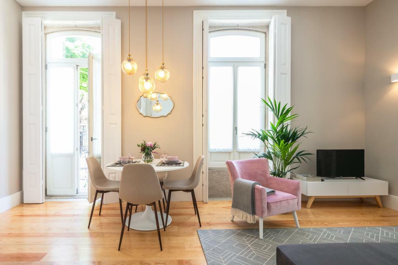 Beaux Arts Palace Apartment Porto