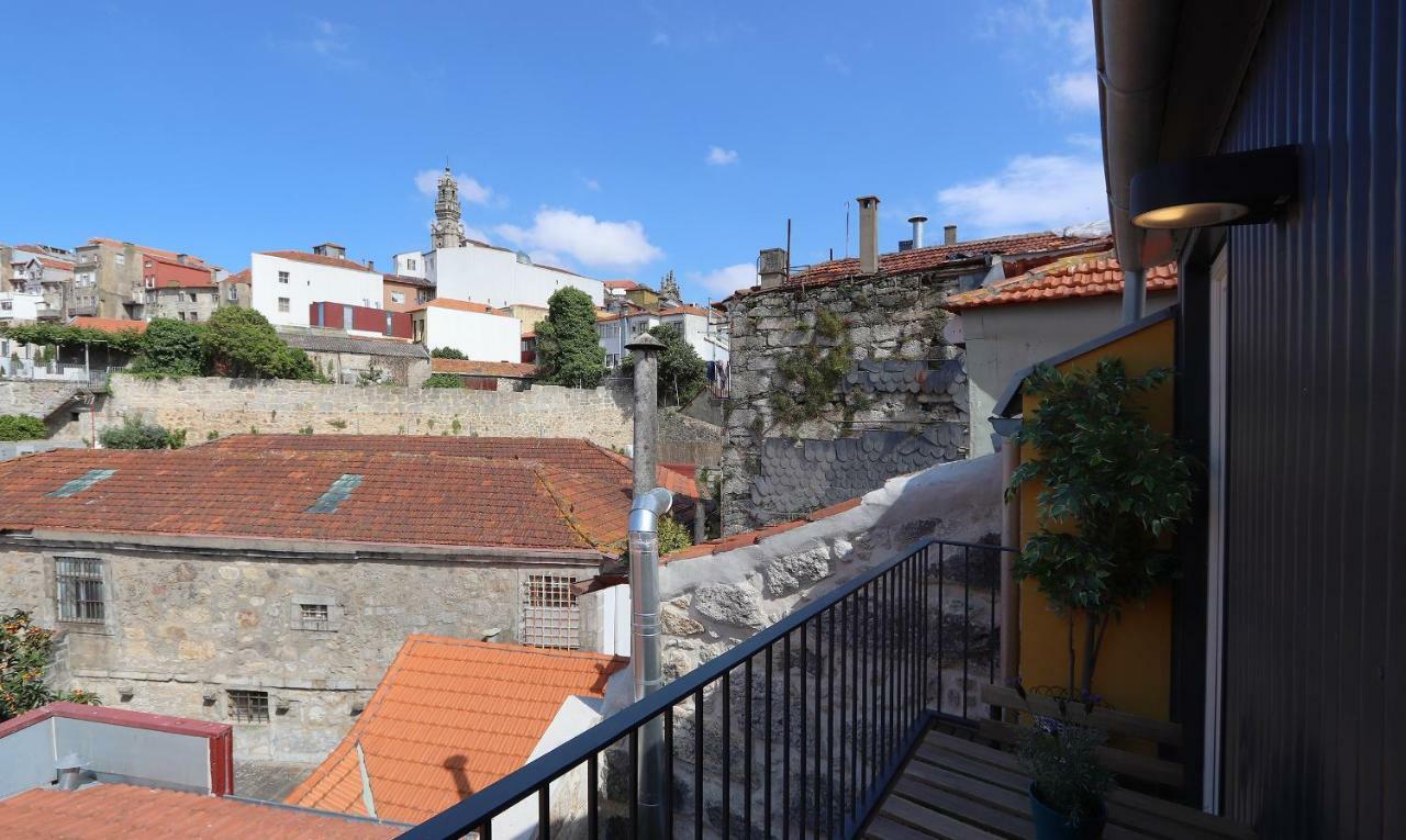Hm - Flores Skylight * Porto