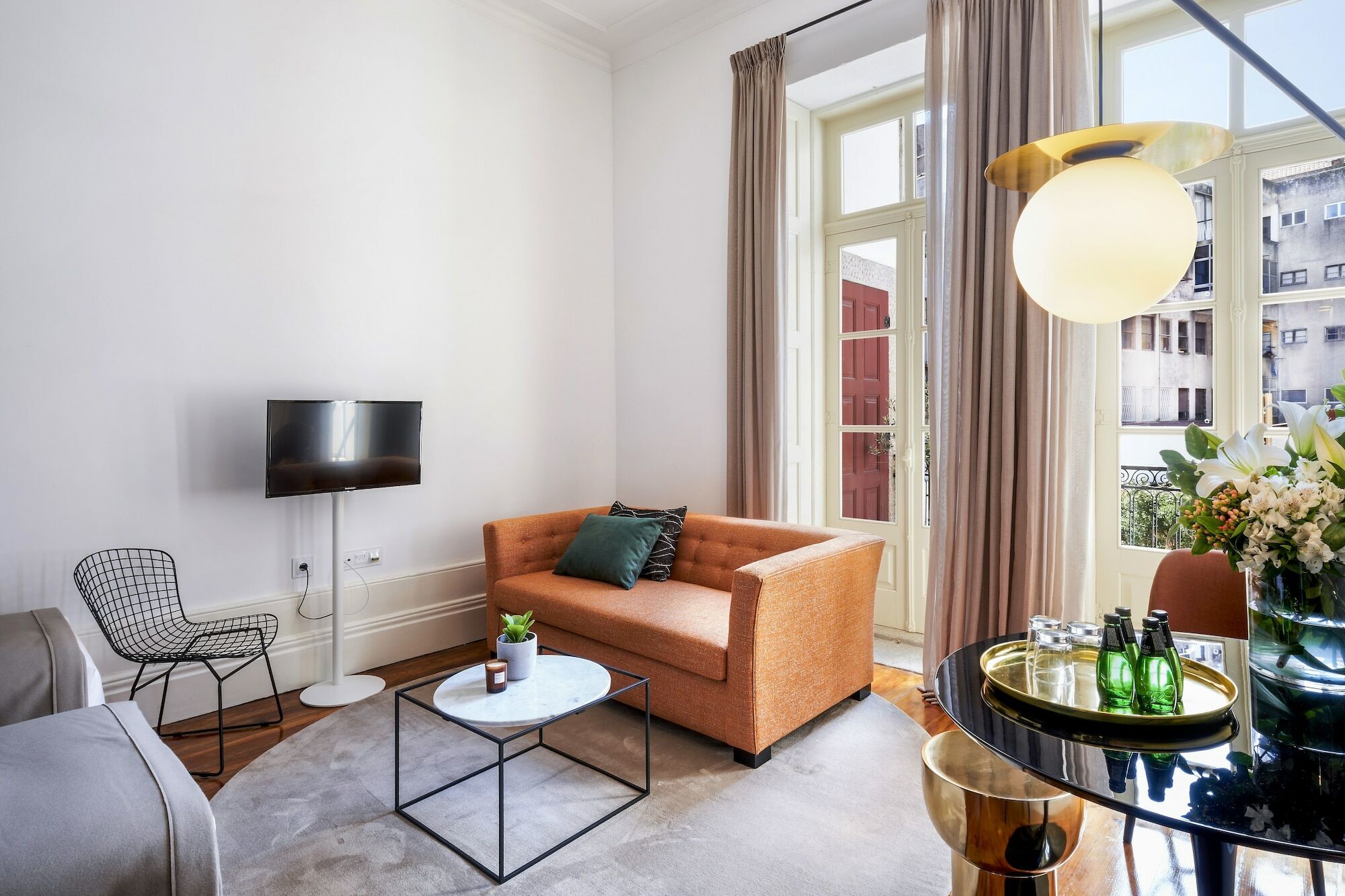 The A5 Smart Luxury Apartment