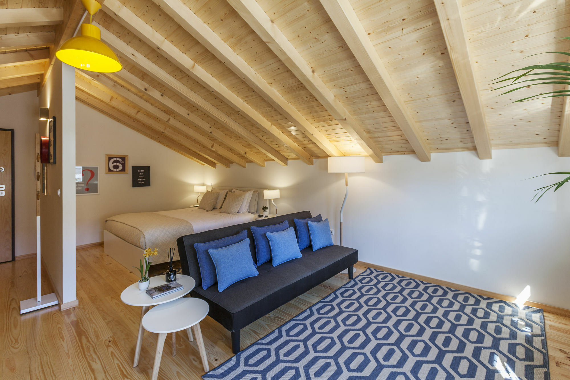Local Apartment *