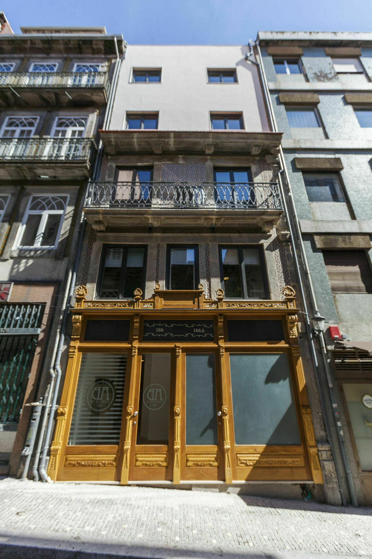 Local * Porto
