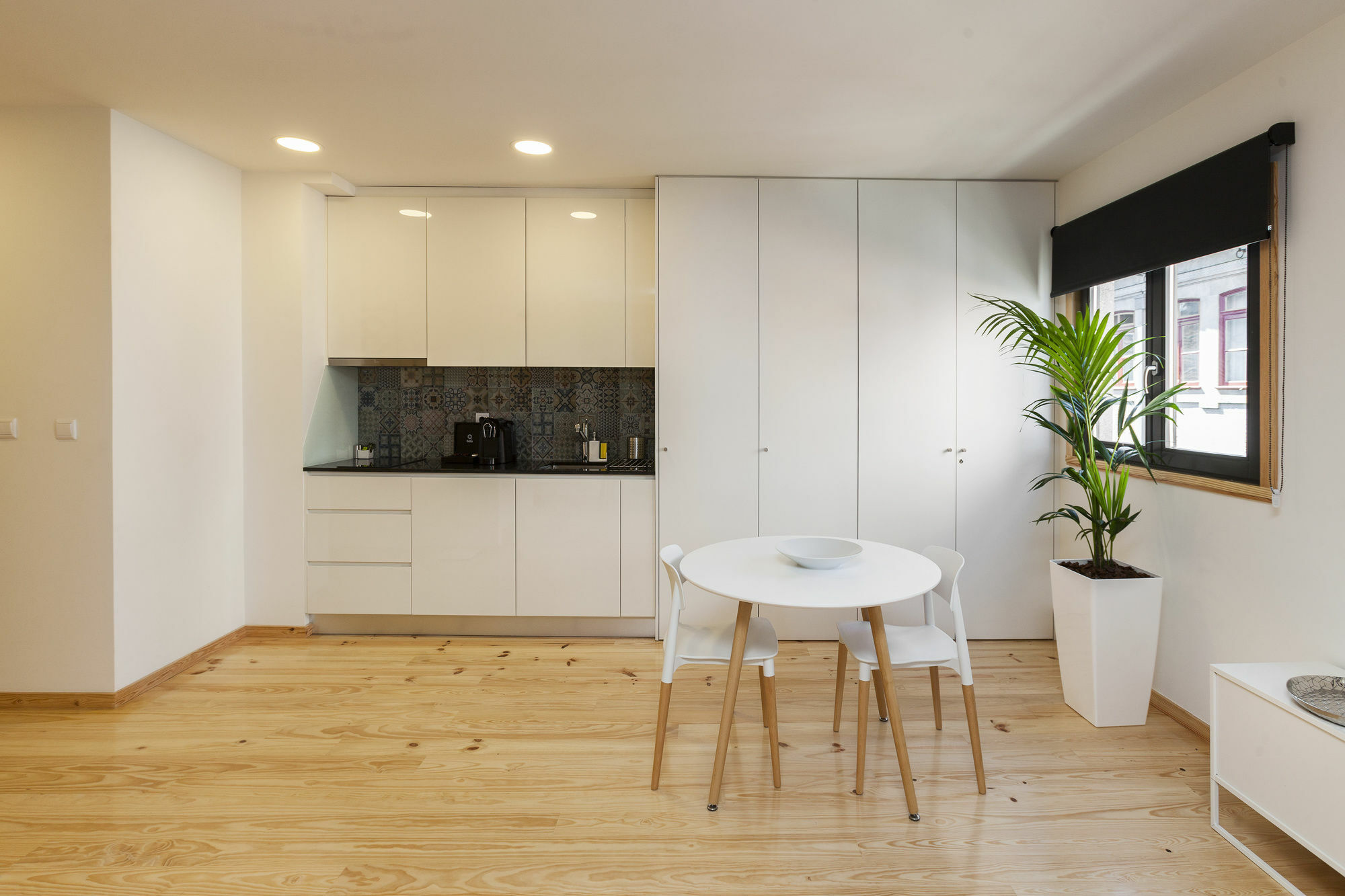Local Apartment *